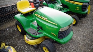 John Deere LT155